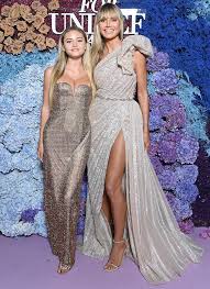 The daughter of legendary model heidi klum presented the latest fashion designs from. Heidi Klum Walks The Red Carpet With Daughter Leni 17 In Coordinating Glittery Gowns