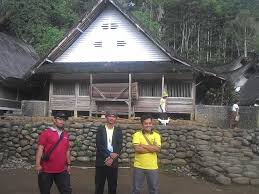 Rekabentuk esklusif rumah rumah kampung yang tampak sumber azlanrumadi.blogspot.com. Mengintip Struktur Rumah Tahan Gempa Warga Kampung Naga Regional Liputan6 Com