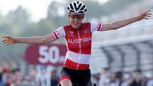 Annemiek van vleuten (38) won the tour of flanders for the second time in her career. Dy1eycdsuiqoim