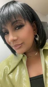 Y que nadie te haga cambiar tu actitud de hoy 🙏🏼☕️☀️🍷♥️🦋🥐🍀🌹