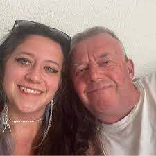 A couple of local businesses I have used over the past week or so, and  cannot praise highly enough.... 1) RDLV pet grooming in Benijófar. Raquel  worked for Benican Vets for a