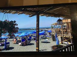 Si tratta di uno specchio cerchio taglio a mano con bordi lucidati e una bella finitura anticata che abbiamo sviluppato e fare in casa. Isola Di Capri Picture Of Antico Bagno Favorita Ercolano Tripadvisor