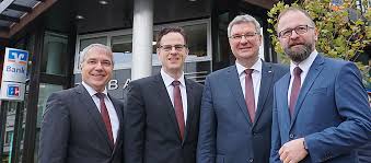 Über die ganzheitliche digitale plattformlösung wim haben eigentümer und zukünftige immobilienbesitzer einen begleiter wim, der komplexe prozesse rund um die themen bauen, kaufen, verkaufen, modernisieren. Thomas Salzer Ist Neuer Vorstandssprecher Der Vr Bank Fulda Eg