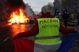 Mais pourquoi encore parler des gilets jaunes ?! Vu De L Etranger Gilets Jaunes Les Impossibles Dilemmes D Emmanuel Macron