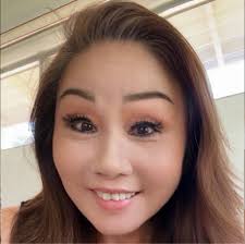 Does anybody do acrylic or gel nails in Mililani? Looking for a new salon  or artist