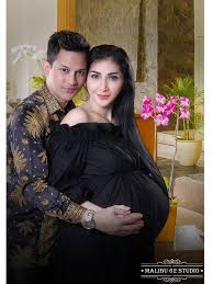 Pria kelahiran banyuwangi ini pun mengakui bahwa tudingan yang veronica gencarkan tersebut tidak benar. Lucky Perdana Dan Istri Sambut Kelahiran Anak Pertama Showbiz Liputan6 Com