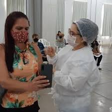 Só um punhado de vacinas já teve sua eficácia comprovada em testes, e mesmo assim os fabricantes enfrentam limites na sua capacidade de os professores deveriam vir antes dos profissionais de segurança, por exemplo, afirma dall'agnol. Covid Rio Preto Libera Vacinacao De Professores De Educacao Especial