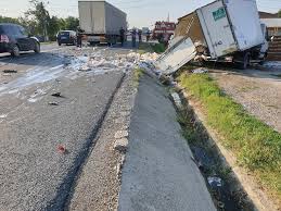 Don't forget to bookmark this page by hitting (ctrl + d), Foto Accident La RÄƒcÄƒciuni Un Camion S A Izbit De Un Tir È™i A Intrat Intr Un Gard Realitatea De BacÄƒu