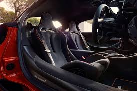 The mclaren artura's cabin mixes new with familiar. Mclaren Artura Der Plug In Als Kunstform
