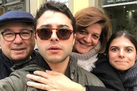 He is a writer and actor, known for ruas rivais (2014), filho da mãe (2015) and #casadocais (2018). Nunca Me Facilitou A Vida So Quando Ma Deu A Declaracao De Amor De Rui Maria Pego A Julia Pinheiro
