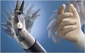 The Davinci Surgical Robot S Arms Has An Increased Range Of Motion Can Use Smaller Tools And Can Reach In Place Robotic Surgery Heart Surgery Surgical Robots