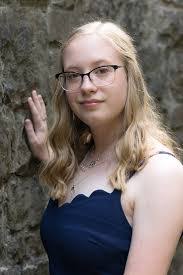 Larissa Mitchell's Instagram, Twitter & Facebook