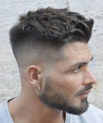 Coupe Quiff Courte Degrade Haut Coiffure Homme 2018 Coiffure Homme Cheveux Masculins