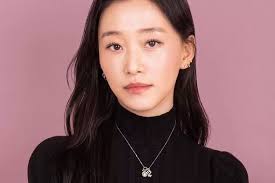 Biodata dan Profil Gia Kim, Umur, Pendidikan, Tinggi Badan, IG, Fakta,  Pemeran Yuri di XO, Kitty Netflix