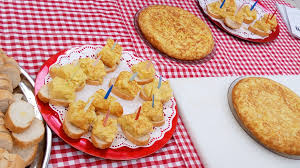 Debido al ritmo de vida frenético que llevamos, es casi imposible poder disfrutar del tipo de comida que nos preparaban nuestras madres o abuelas. Tu Cocina Tradicional Tu Cocina Tradicional