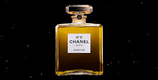 In 2012, brad pitt became the first male to promote chanel no. The Iconic Chanel No 5 Turns 100 In 2021 Here S A Look Back At Its Milestones Over The Century Buro 24 7 Malaysia