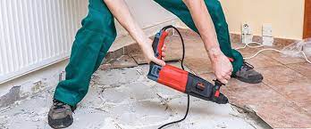 Dans le meilleur des cas, le carreau se décolle en entier, parfois il se. Enlever Du Carrelage Comment Enlever Un Vieux Carrelage Sol Ou Mur