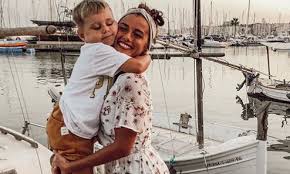 Er managt angelegenheiten für sarah. Sarah Lombardi Glucklich Neues Baby Mit Julian Buscher Promiwood