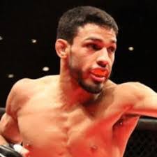 Julio Arce's Instagram, Twitter & Facebook