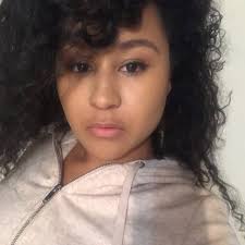 Was just reminded that Hildi from TRADING SPACES was always the worst  interior designer. Notoriously awful. This couple with the straw walls and  pepto pink ceiling should've sued for physical and emotional