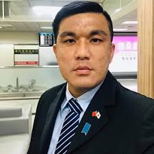 世界第一漢堡」名店歧視台灣遊客？😡】  紐西蘭皇后鎮頗富盛名的Fergburger漢堡名店，曾被CNN評為世界第一漢堡，但有台灣遊客日前慕名前往Fergburger用餐時，拿到收據上卻被註明帶有歧視意味的英文字眼「Ching  Chang」，氣得在社群發文詢問：「我是被歧視了嗎？」