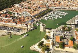 Location la rochelle propose un outil de recherche pour sélectionner le type d'hébergement qui vous pour votre séjour à la rochelle ou en en charente maritime, plusieurs formules sont possible. La Rochelle France Image Of The Week Earth Watching