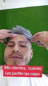 Humor en el Salón: Transformando Cejas