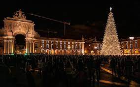 La Navidad Otro Gran Momento Para Descubrir Lisboa Revista De Viajes Magellan Lisboa Ciudad De Lisboa Mercado De Navidad