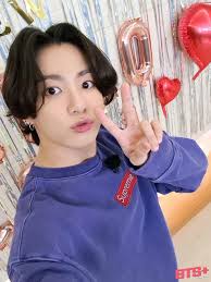 Hello my lovely💝💗 fans I would like to have a heart or a rose 🌹 from  those who truly loves me🥀🥀 #jungkookbts