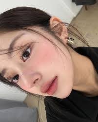 Alyssa Marian's Instagram, Twitter & Facebook