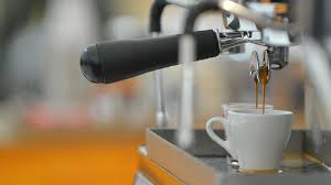 Viele von euch berichten immer wieder von kaffeevollautomaten, die bis zu 17 jahre ihren dienst in der heimischen küche getan haben. Eine Gute Espressomaschine Fur Zuhause Finden Darauf Sollten Sie Achten Kochbar De