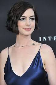 Anne hathaway belts out i dreamed a dream. Anne Hathaway Hairstyles Short Long Haircuts On Anne Hathaway Fashion Gone Rogue