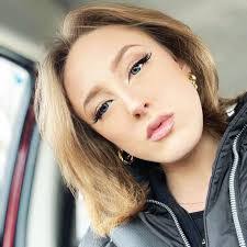 Kailey Carter's Instagram, Twitter & Facebook