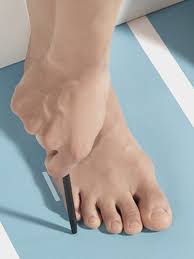 The skin color is sunny, wheat color, white sneakers and white cotton socks will make people feel comfortable and relaxed. Fit Guide Find Your Perfect Fit Birkenstock
