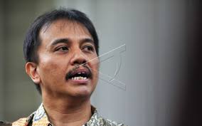 Mantan menpora roy suryo bersikukuh dirinya korban fitnah, sementara kemenpora tetap yakin roy belum mengembalikan sisa barang milik negara 'yang ada pada dirinya'. Roy Suryo Klarifikasi Soal Senggolan Mobil Dengan Lucky Alamsyah Harianjogja Com