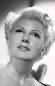 Of course its her glamorous youth photographs that we will always  remember...❤️🤩