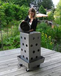 Kubi Anbausystem Mit Integriertem Kompostsystem Und Wasserspeicher Ein Mobiles Hochbeet Auf Rollen Kubi Vertikal Kompost Hochbeet Garten Vertikaler Garten