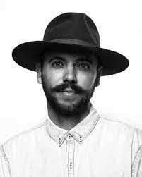 Lee Gill's Instagram, Twitter & Facebook