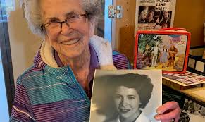 98 Year Old Mercer Island Woman One Of Last Remaining Wizard Of Oz Cast Members