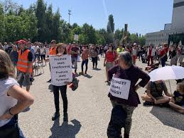 Die vorarlberger nachrichten (vn) sind die auflagenstärkste tageszeitung im westlichsten. Erneut 500 Menschen Bei Corona Demo In Bregenz Bregenz Vol At