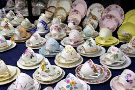 Fine china and vintage dinnerware. Collecting Fine Antique And Vintage China