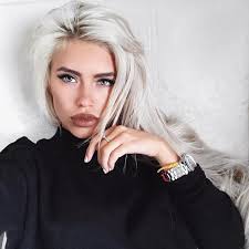 Browse here for most amazing hair colors to sport in 2017 2018. Capelli Bianchi E Tagli Moderni A Cui Ispirarsi Archzine It