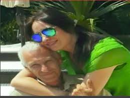 كشفت الممثلة المصرية نرمين الفقي 49 عام، مواصفات فتى أحلامها الذي تأمل أن ترتبط به ليكون زوجها المستقبلي، قائلةً إنه يجب أن يكون حنين، ورجل بمعنى الكلمة. Ù†Ø±Ù…ÙŠÙ† Ø§Ù„ÙÙ‚ÙŠ Ù…Ø¹ ÙˆØ§Ù„Ø¯Ù‡Ø§ Ø¹Ù„Ù‰ Ø§Ù†Ø³ØªØ¬Ø±Ø§Ù… Ù…ØµØ±Ø§ÙˆÙ‰