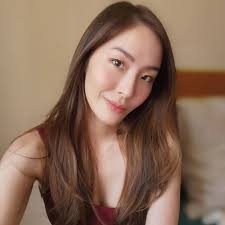 Julie Lee (@trulyjulielee) • Instagram photos and videos