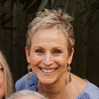 Tracy Bessey's Instagram, Twitter & Facebook