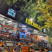 ESSE &Eacute; O BAR COM COMIDA DE BOTECO MAIS INCR&Iacute;VEL DE MARING&Aacute; 😱🔥 Se voc&ecirc;  tava procurando comida boa, drink gelado e cerveja barata, precisa conhecer  o @elcholomga , um bar incr&iacute;vel