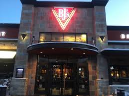 Fast food restaurant in redmond, washington. Handcrafted Pizza Burgers Tacos More Redmond Wa 98052 Locations Bj S Restaurants And Brewhouse