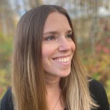 Julie Krall's Instagram, Twitter & Facebook