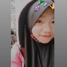 Eric : I think our city is very hot at the moment.Era : I don't think so.  .... our city is much cooler