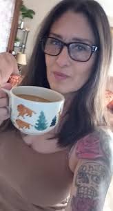 Morning, have my coffee and book to start my day! Enjoy your weekend ,  everyone.💗